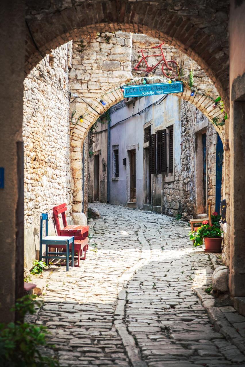 Apartments Sara Bale Εξωτερικό φωτογραφία