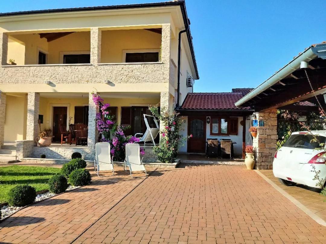 Apartments Sara Bale Εξωτερικό φωτογραφία